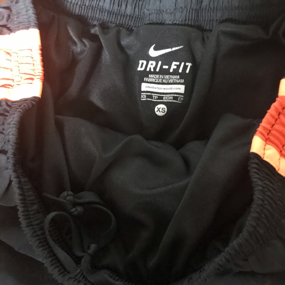 nike shorts - Picture 2 of 2